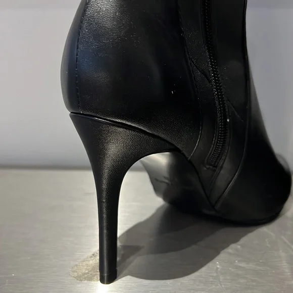 Charles David - Stiletto Heel - point toe - Leather Ankle boots - Picture 6 of 16